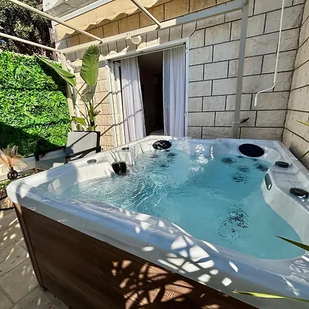 Cb Boutique Bed & Breakfast 4*