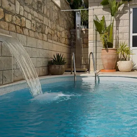 לינה וארוחת בוקר Casa Benita Boutique 4*
