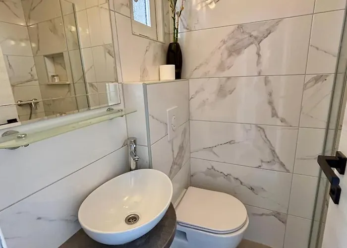 Cb Boutique 赫瓦尔