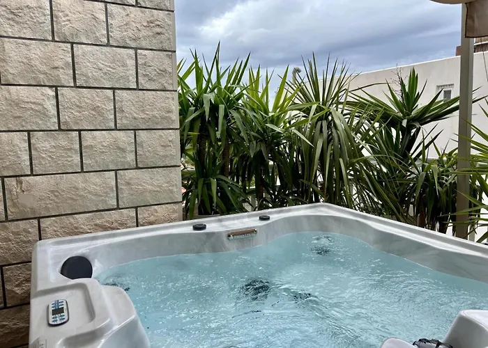 Cb Boutique 赫瓦尔