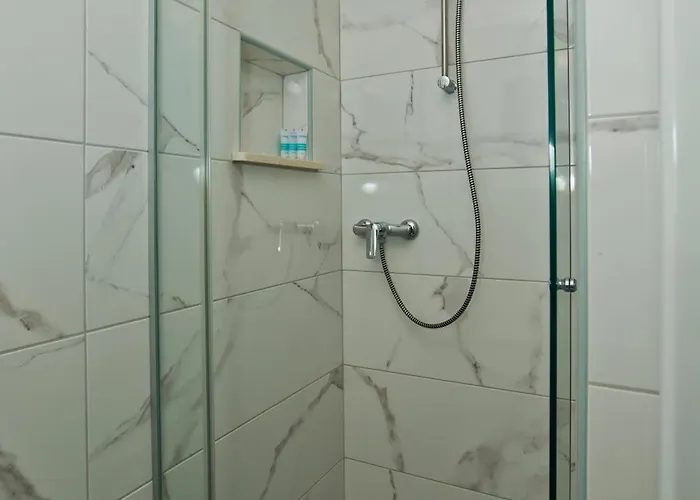 Cb Boutique 赫瓦尔