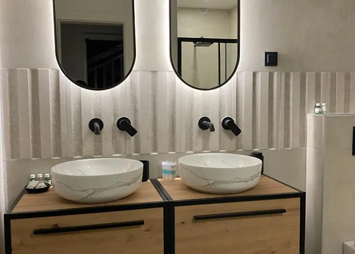 Cb Boutique 赫瓦尔