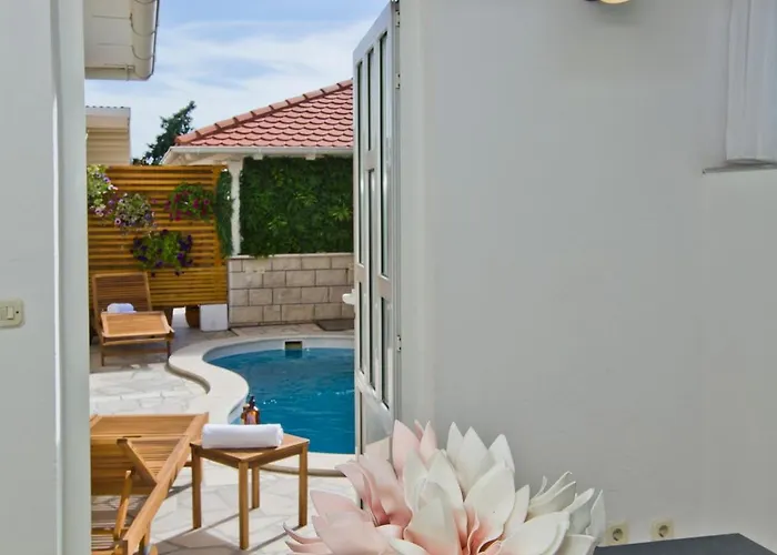 Cb Boutique 赫瓦尔